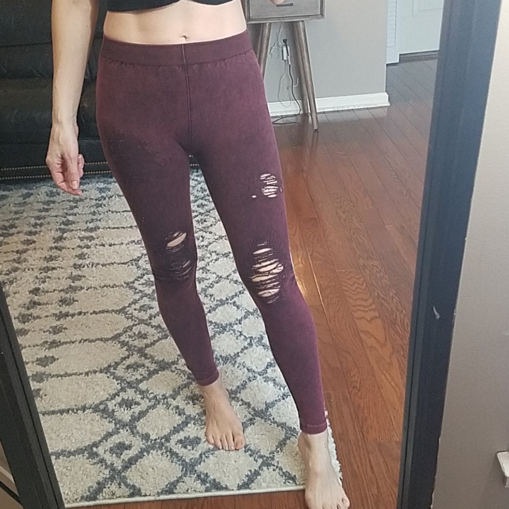 NIKIBIKI DISTRESSED LEGGING